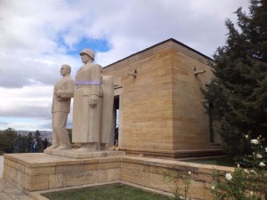 Anıtkabir hürriyet kulesi erkek heykeller grubu